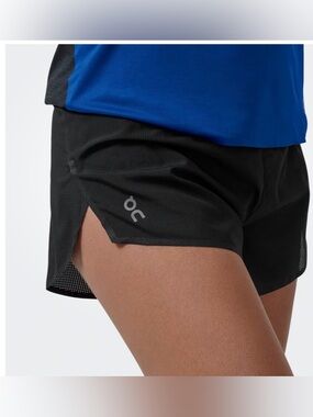 ON RUNNING Women’s Race Shorts in black size Small
